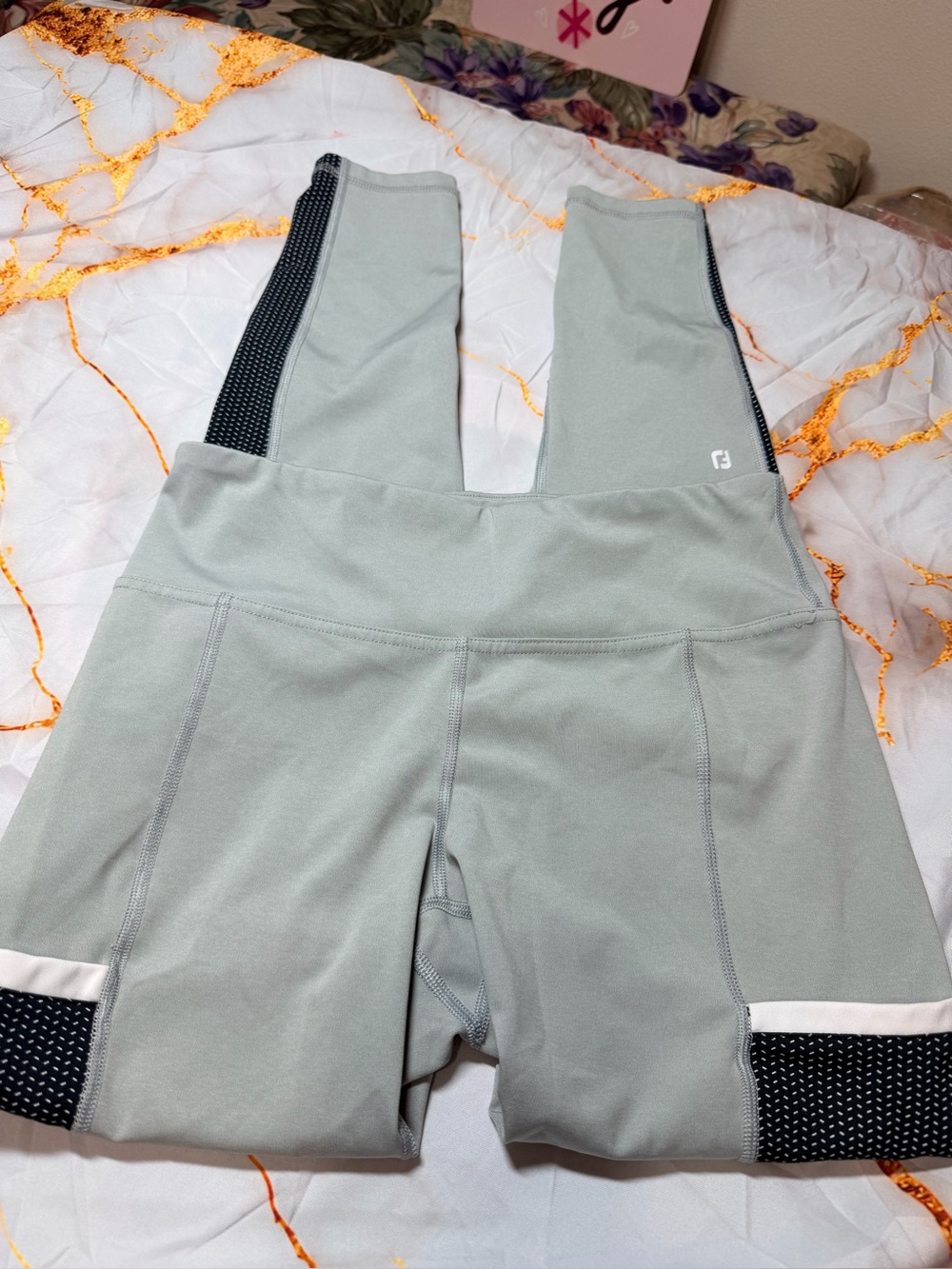 FJ leggings size M NWOT